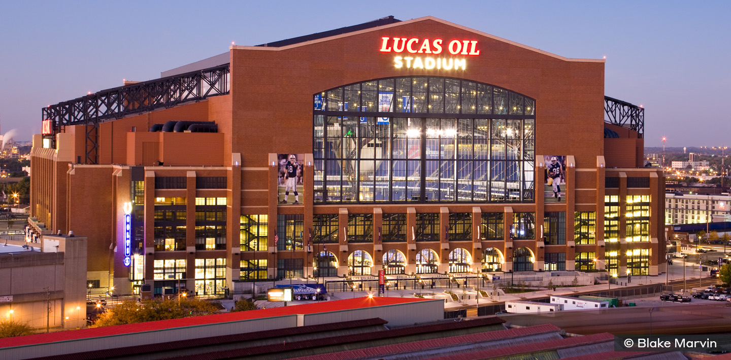 img-sports-stadiums-lucas-oil-stadium-exterior