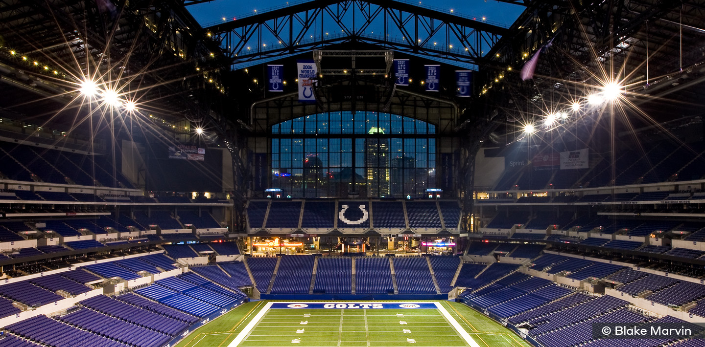 img-sports-stadiums-lucas-oil-stadium-field